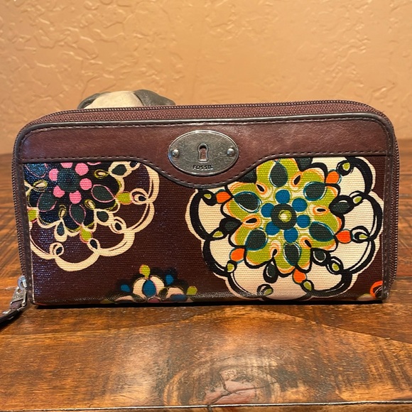 Fossil Handbags - Vintage Fossil Brown Floral Leather Wallet EUC